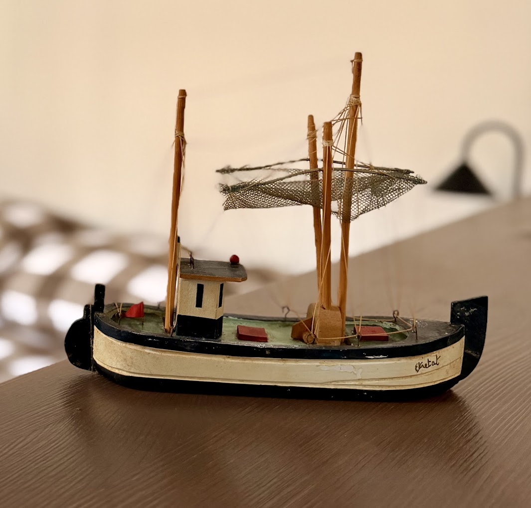 Voilier miniature Étretat
